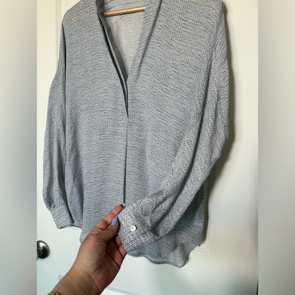 Vince 100% Silk Pullover V-Neck Tunic Long Sleeve Blouse - Women’s M - Picture 4 of 10